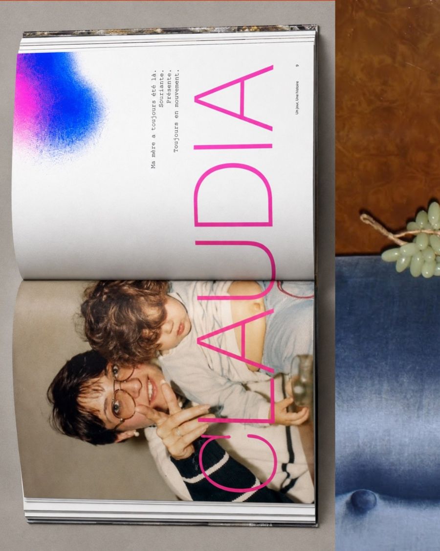 Double page de livre avec portrait de famille et titre Claudia en rose vertical